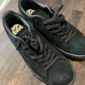 Mens sneakers size 9.5